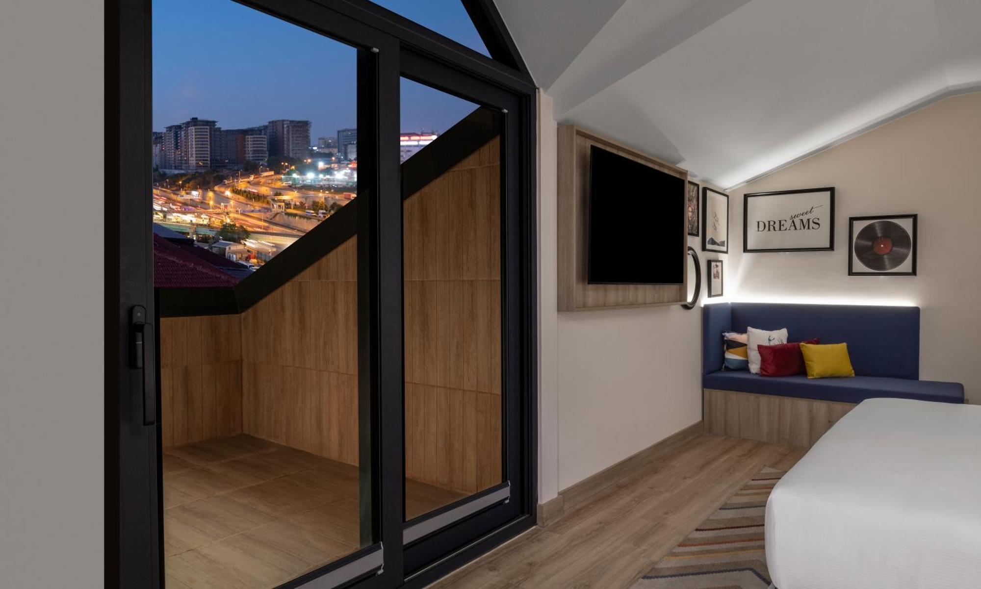 Hampton By Hilton Istanbul Merter Exterior foto