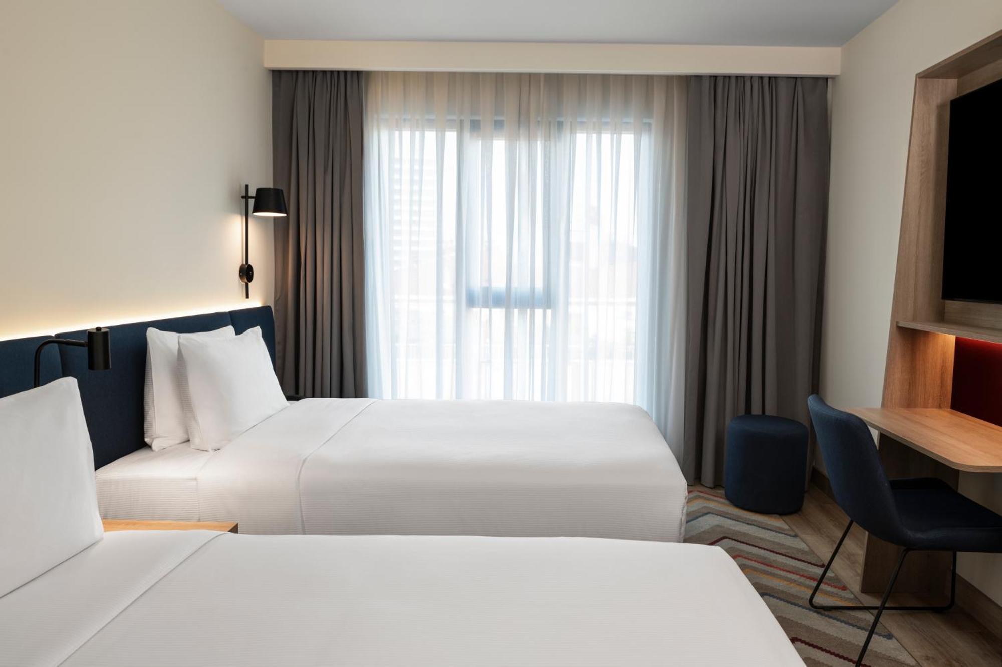 Hampton By Hilton Istanbul Merter Exterior foto