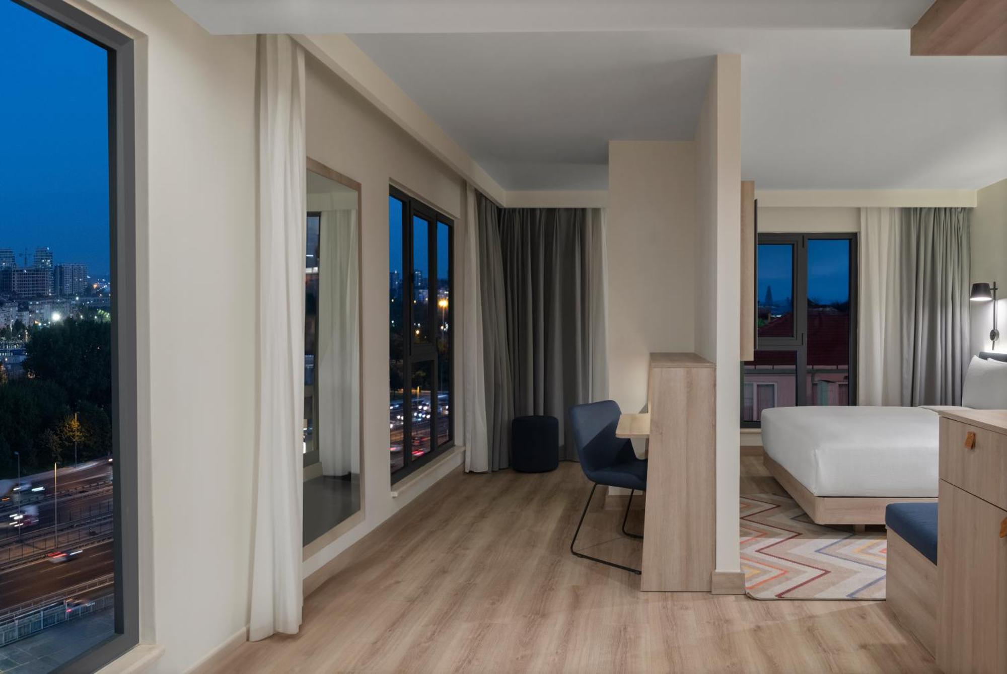 Hampton By Hilton Istanbul Merter Exterior foto