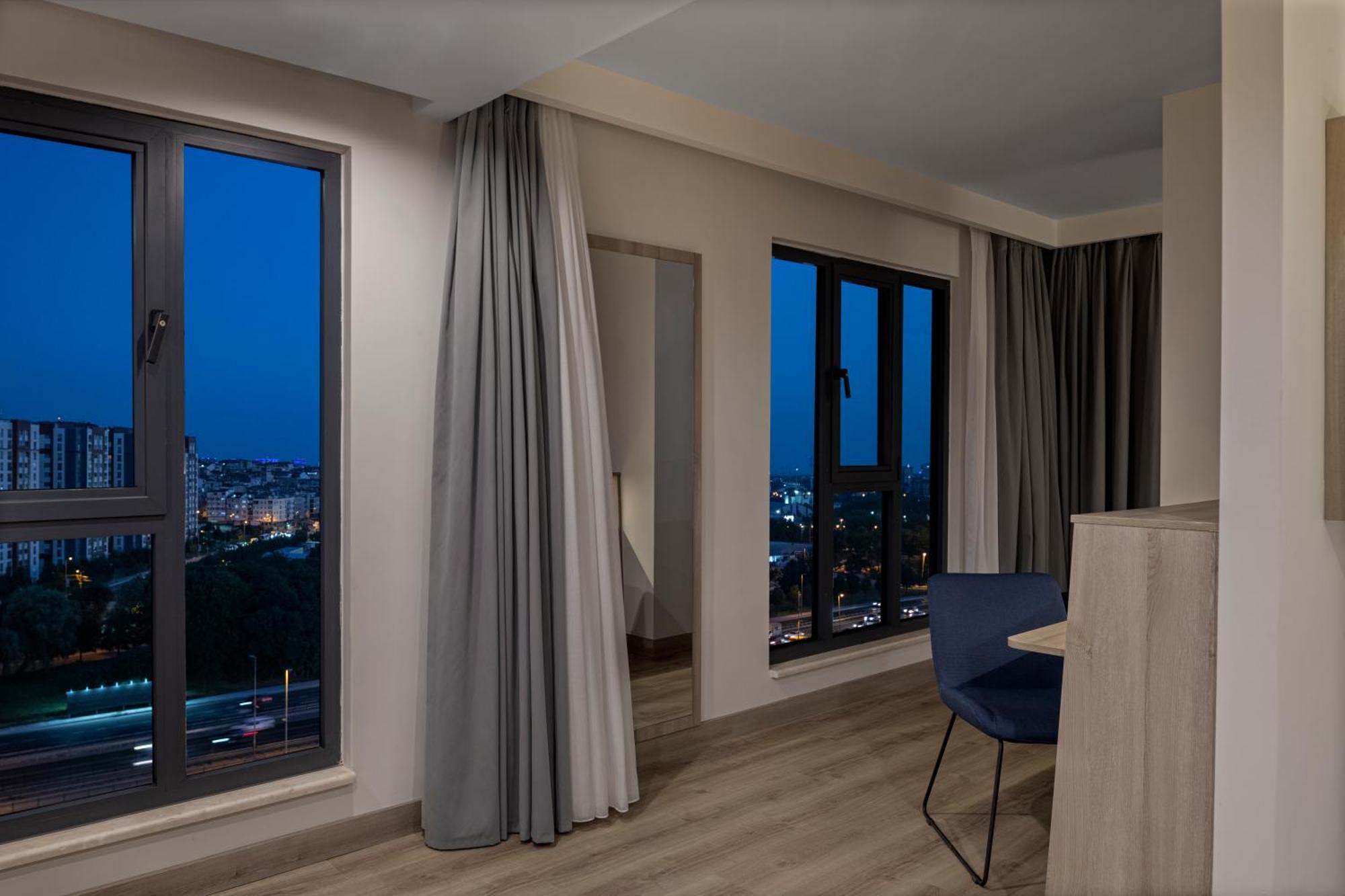 Hampton By Hilton Istanbul Merter Exterior foto