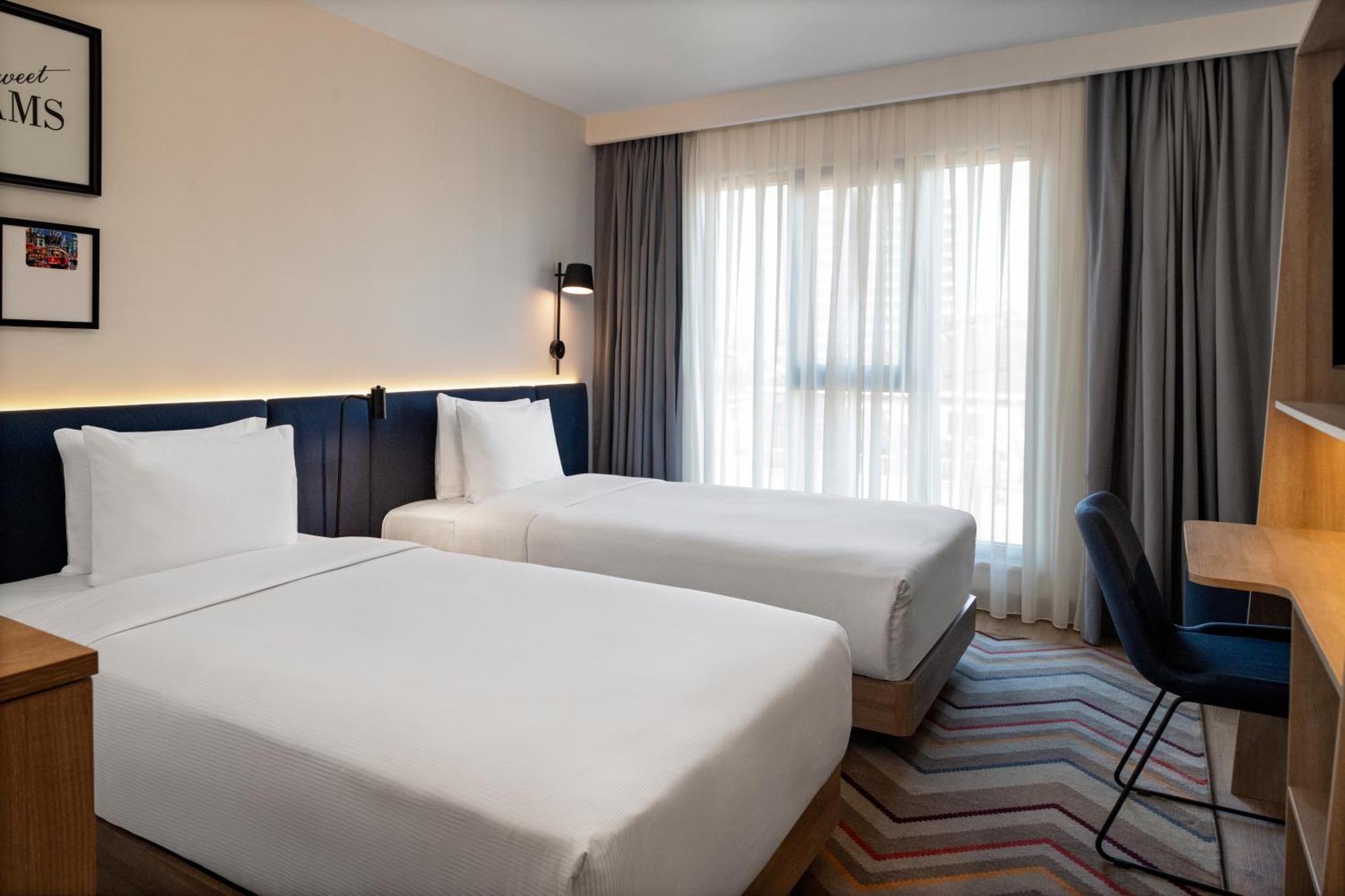 Hampton By Hilton Istanbul Merter Exterior foto