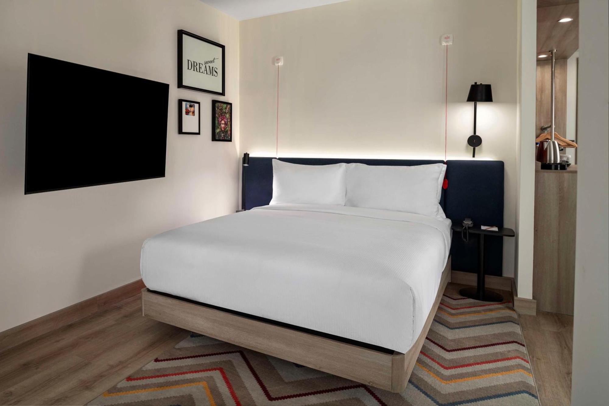 Hampton By Hilton Istanbul Merter Exterior foto