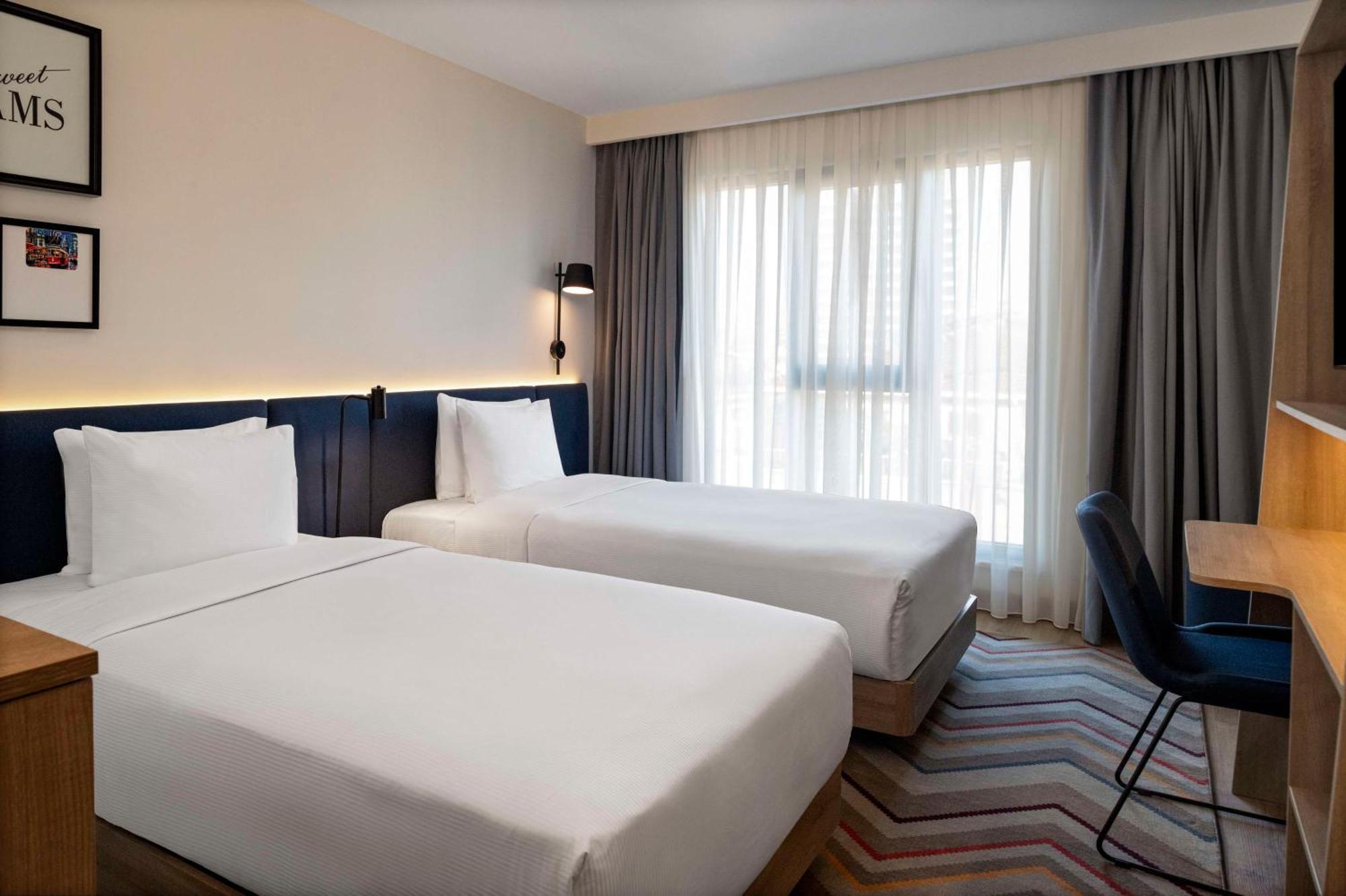 Hampton By Hilton Istanbul Merter Exterior foto