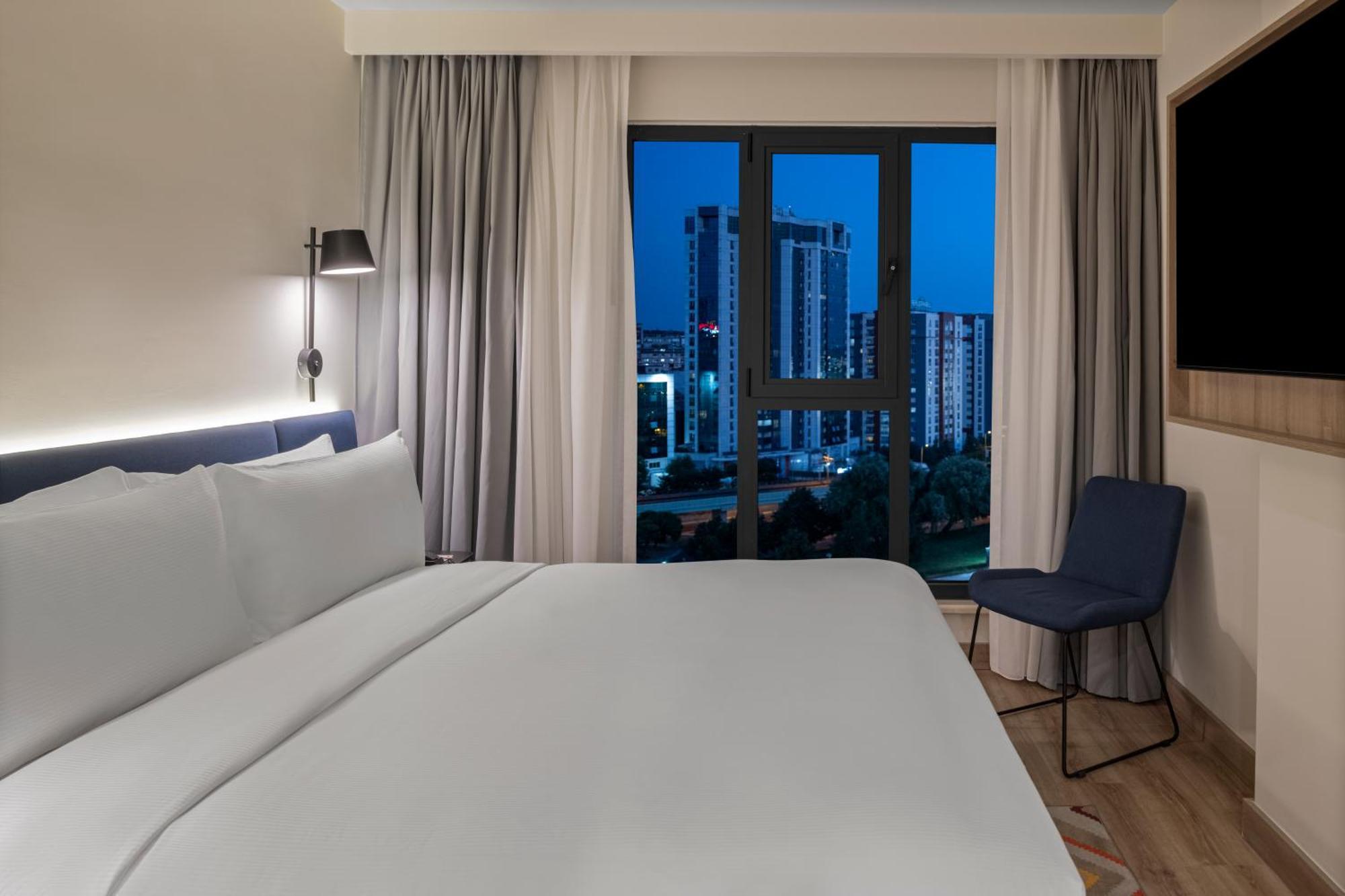Hampton By Hilton Istanbul Merter Exterior foto